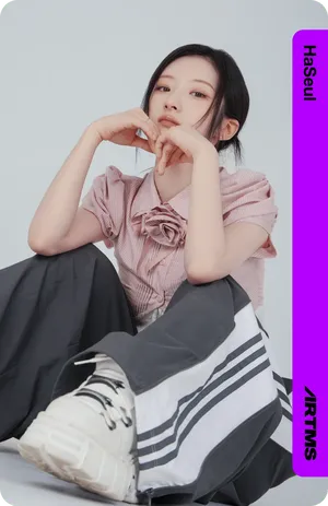 Divine01 HaSeul 111